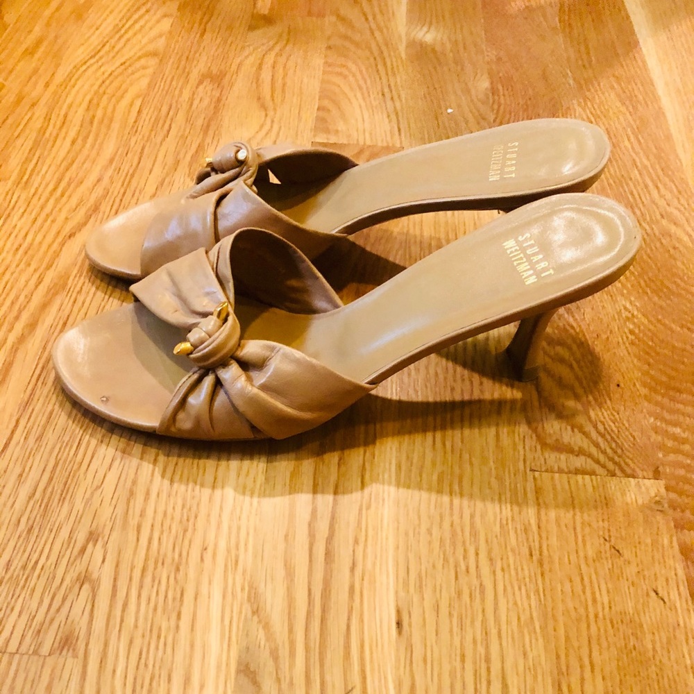 Stuart Weizmann knotted nude sandals size 8.5